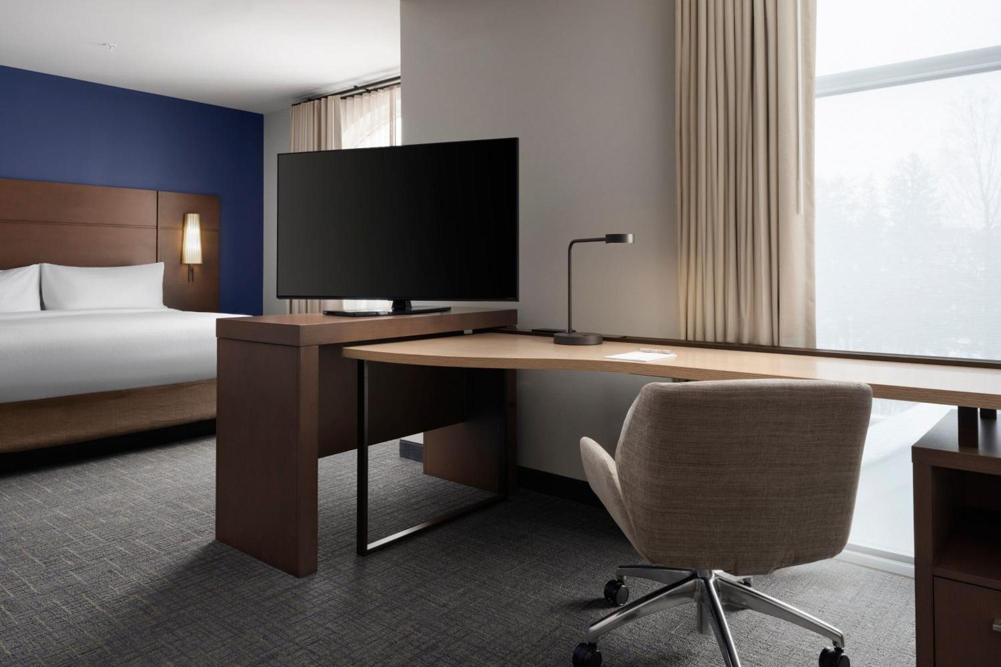 Hotel At Bellefield By Marriott Hyde Park